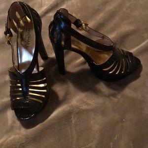 MICHAEL KORS size 7 platforms